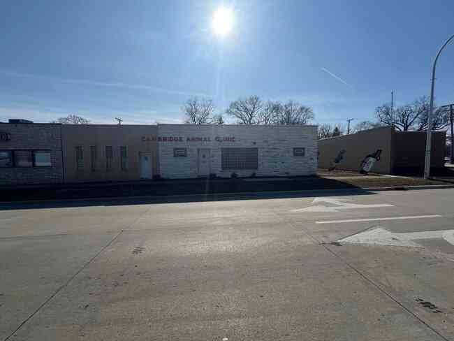 South Chrysler Drive — Former Animal Clinic (22635)