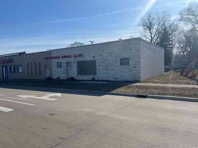 South Chrysler Drive — Former Animal Clinic (22643)